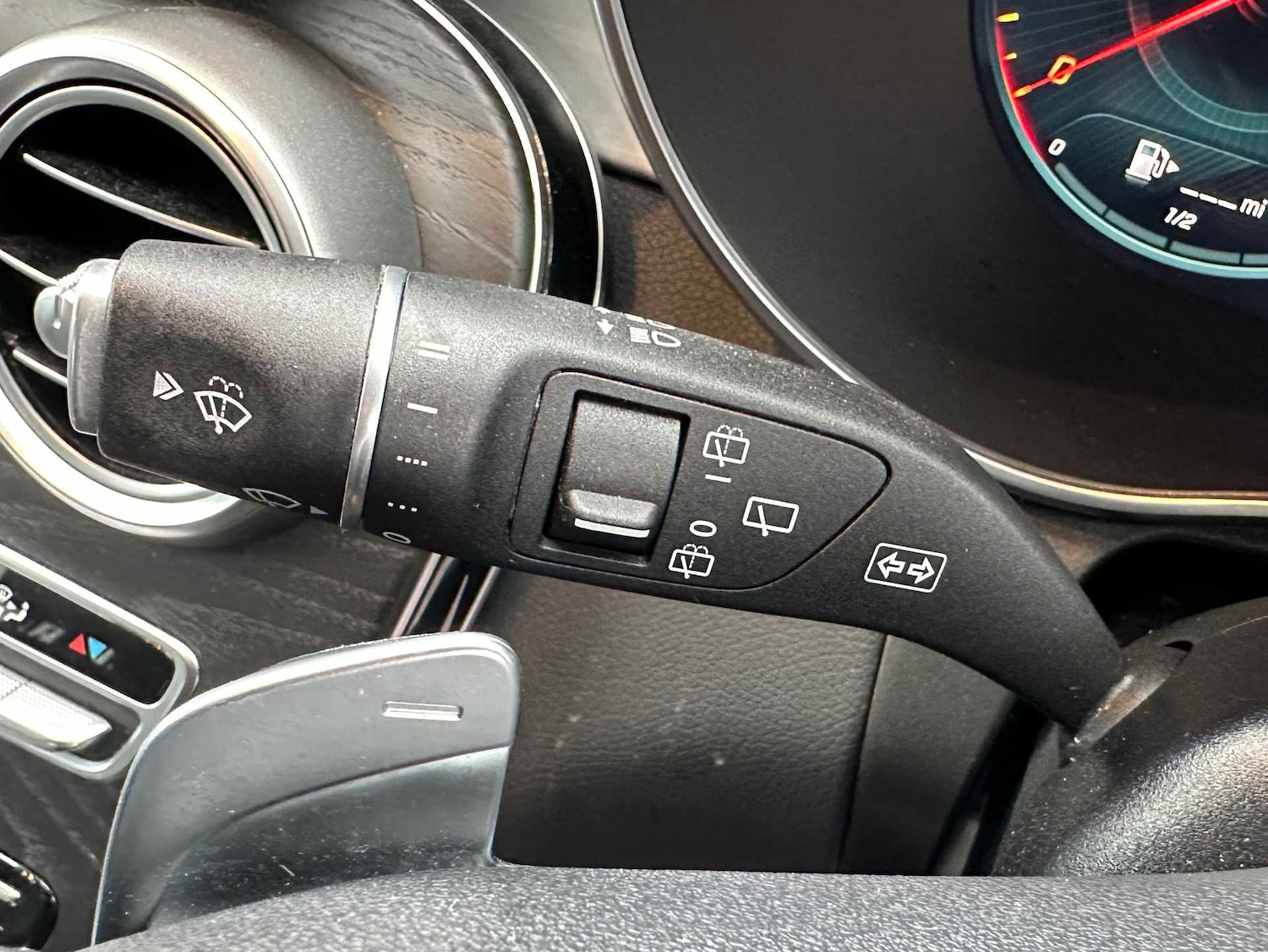 Used Mercedes-Benz GLC 2021 for sale - 76842840: Photo 31