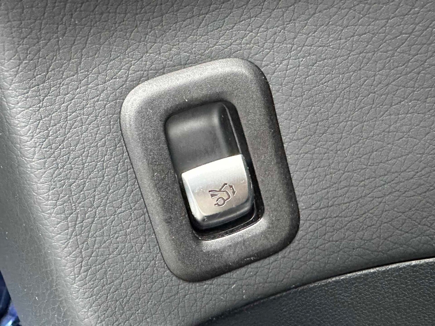 Used Mercedes-Benz EQC 2023 for sale - 77514372: Photo 25