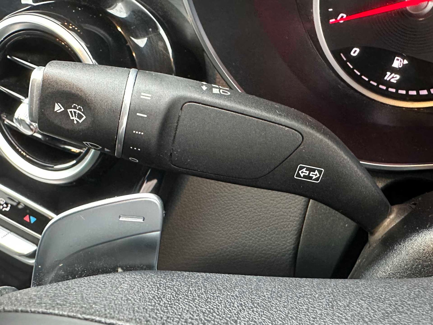 Used Mercedes-Benz GLC 2021 for sale - 76967792: Photo 30