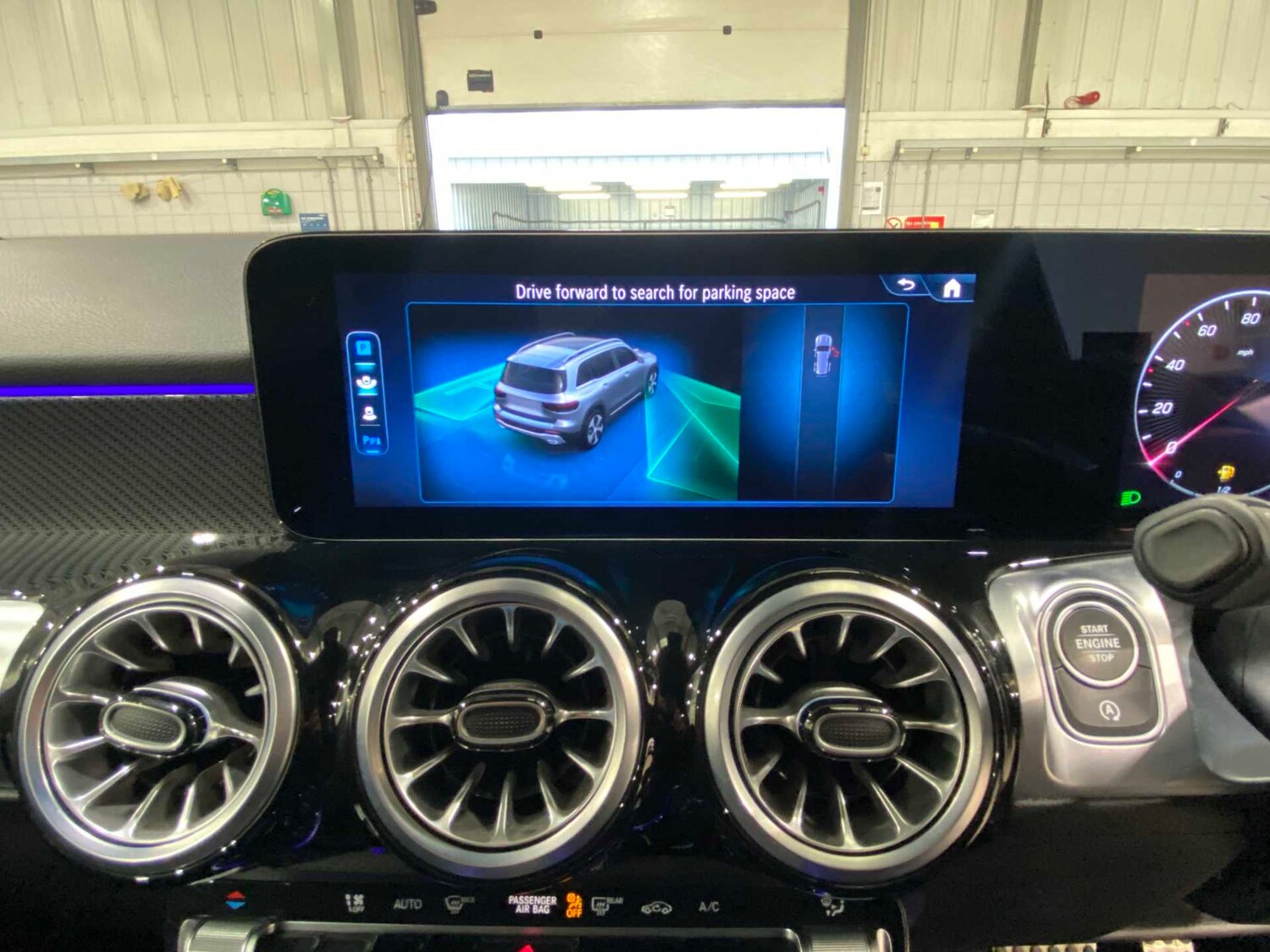 Used Mercedes-Benz GLB for sale - 77972964: Photo 32