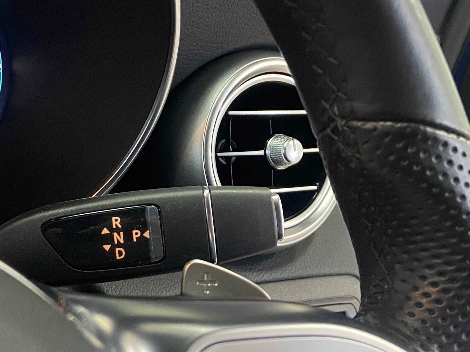 Used Mercedes-Benz GLC 2022 for sale - 77500263: Photo 31