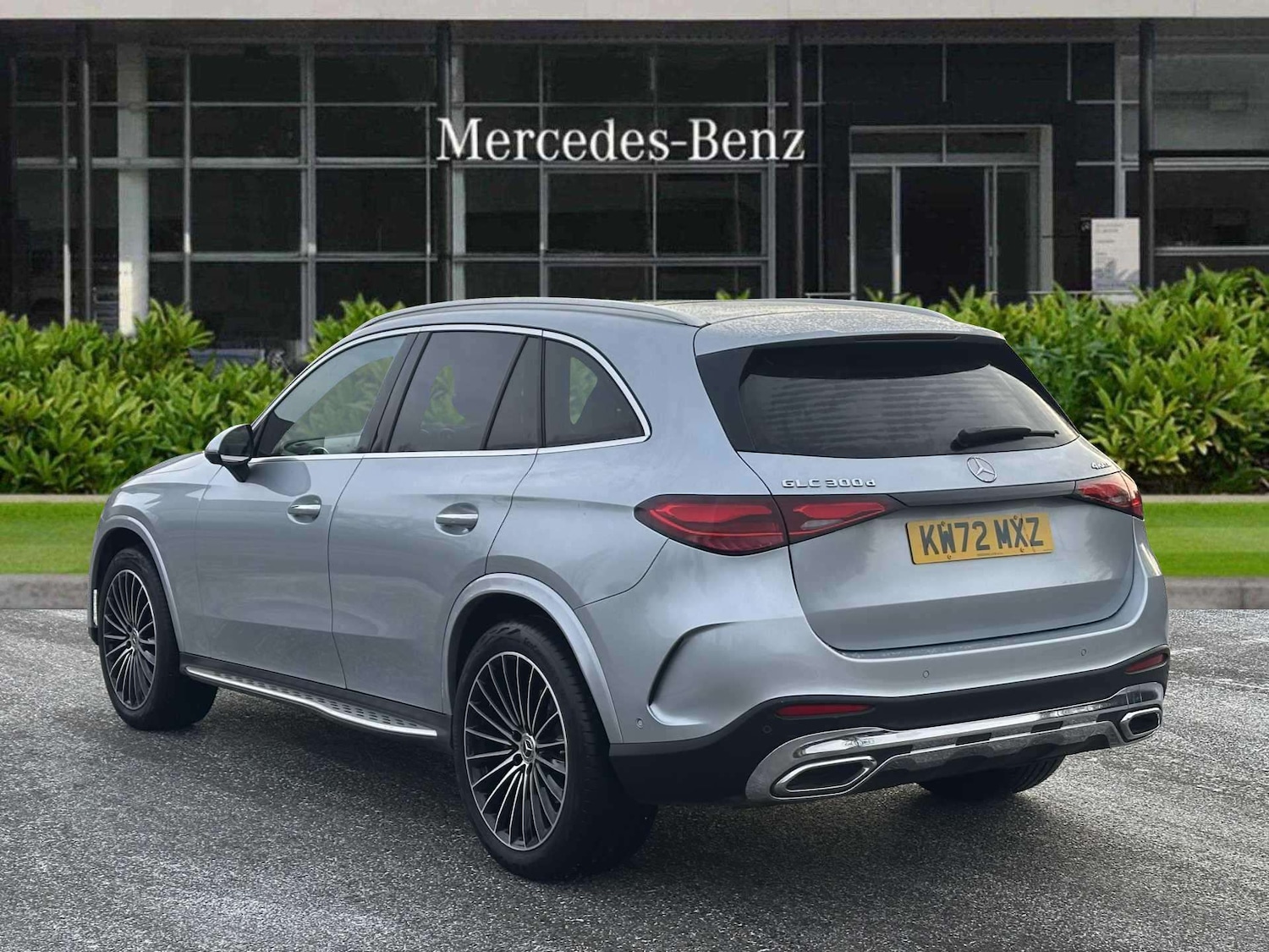 Used Mercedes-Benz GLC 2023 for sale - 77044153: Photo 2
