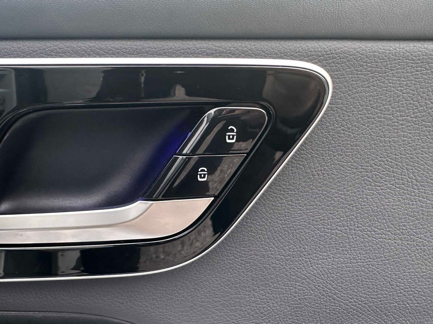 Used Mercedes-Benz GLC 2023 for sale - 77044153: Photo 24