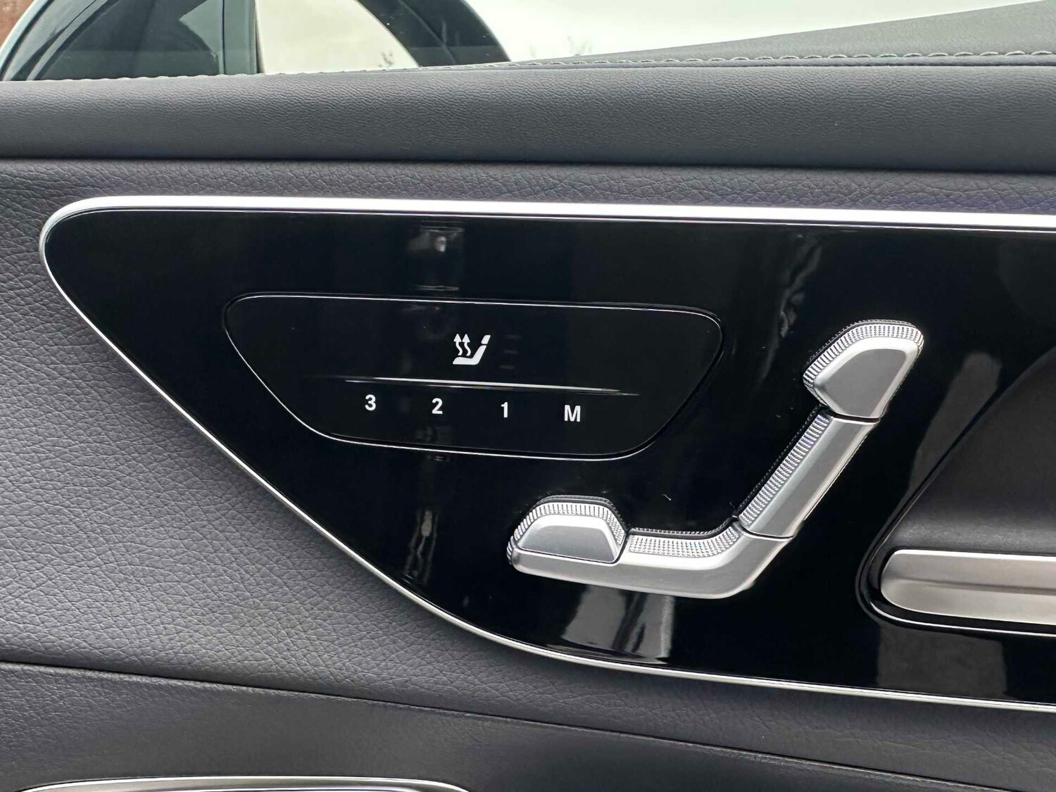 Used Mercedes-Benz GLC 2024 for sale - 77123528: Photo 23