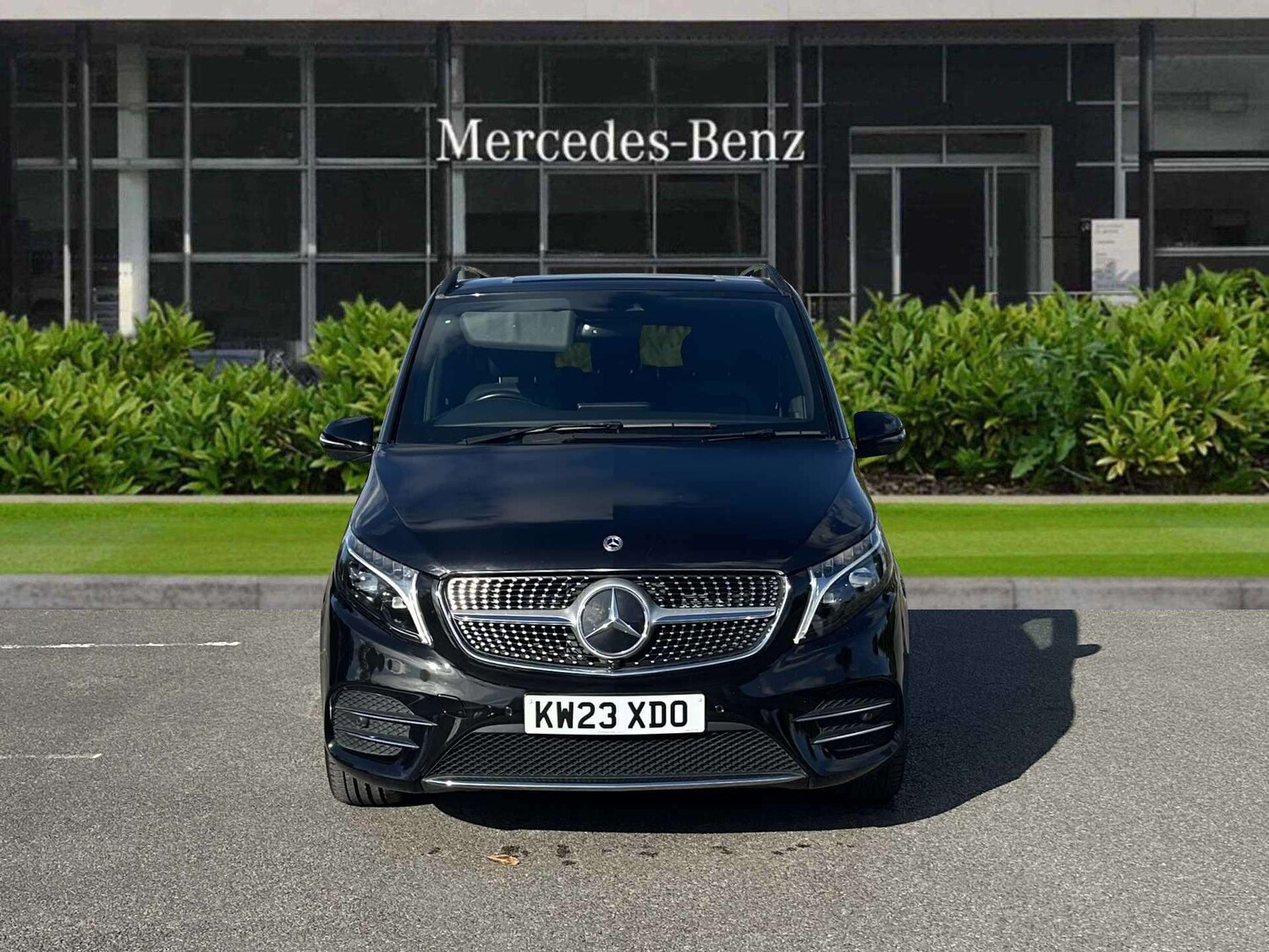 Used Mercedes-Benz V-Class 2023 for sale - 75818816: Photo 11