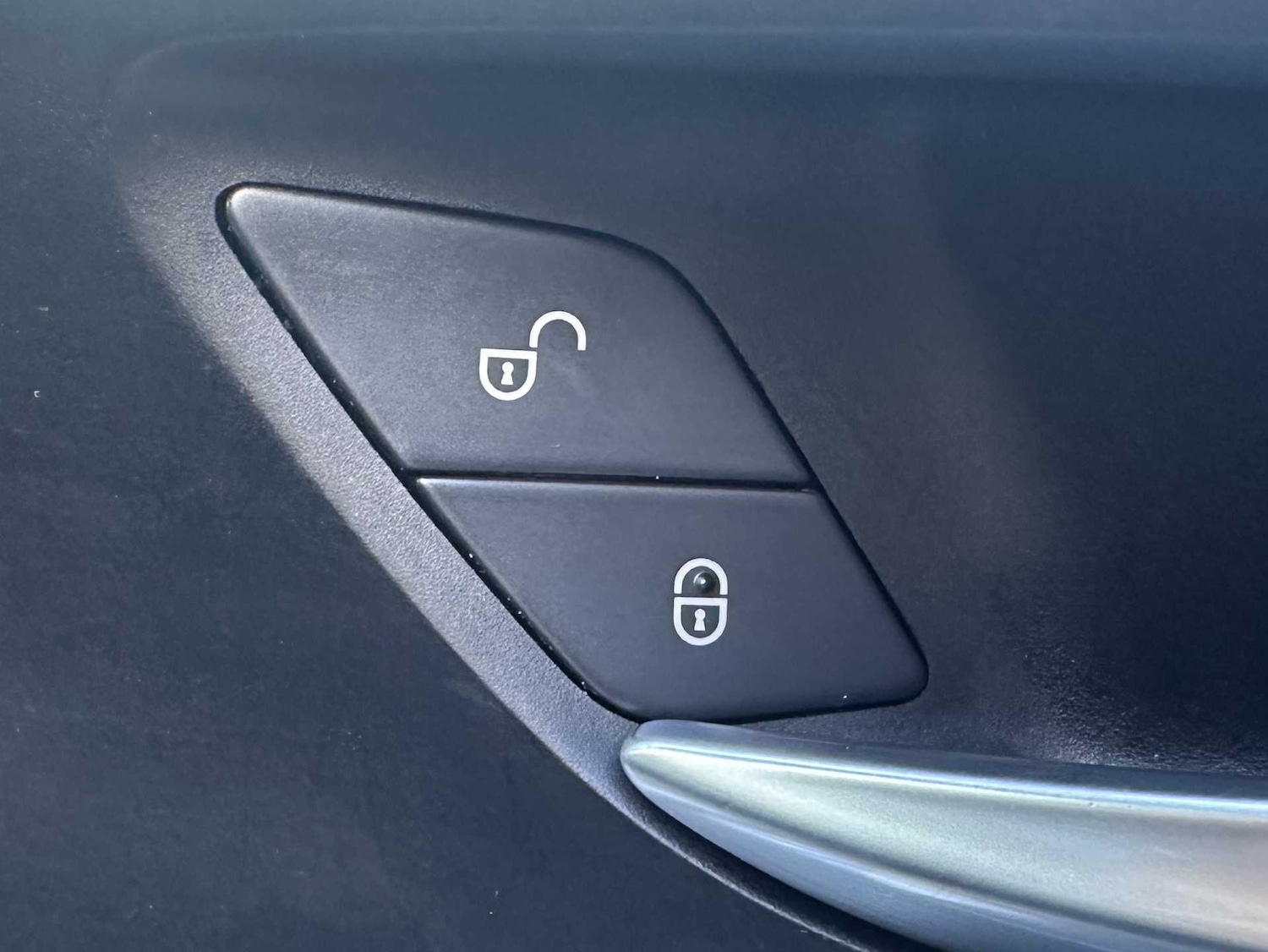 Used Mercedes-Benz V-Class 2023 for sale - 75818816: Photo 20
