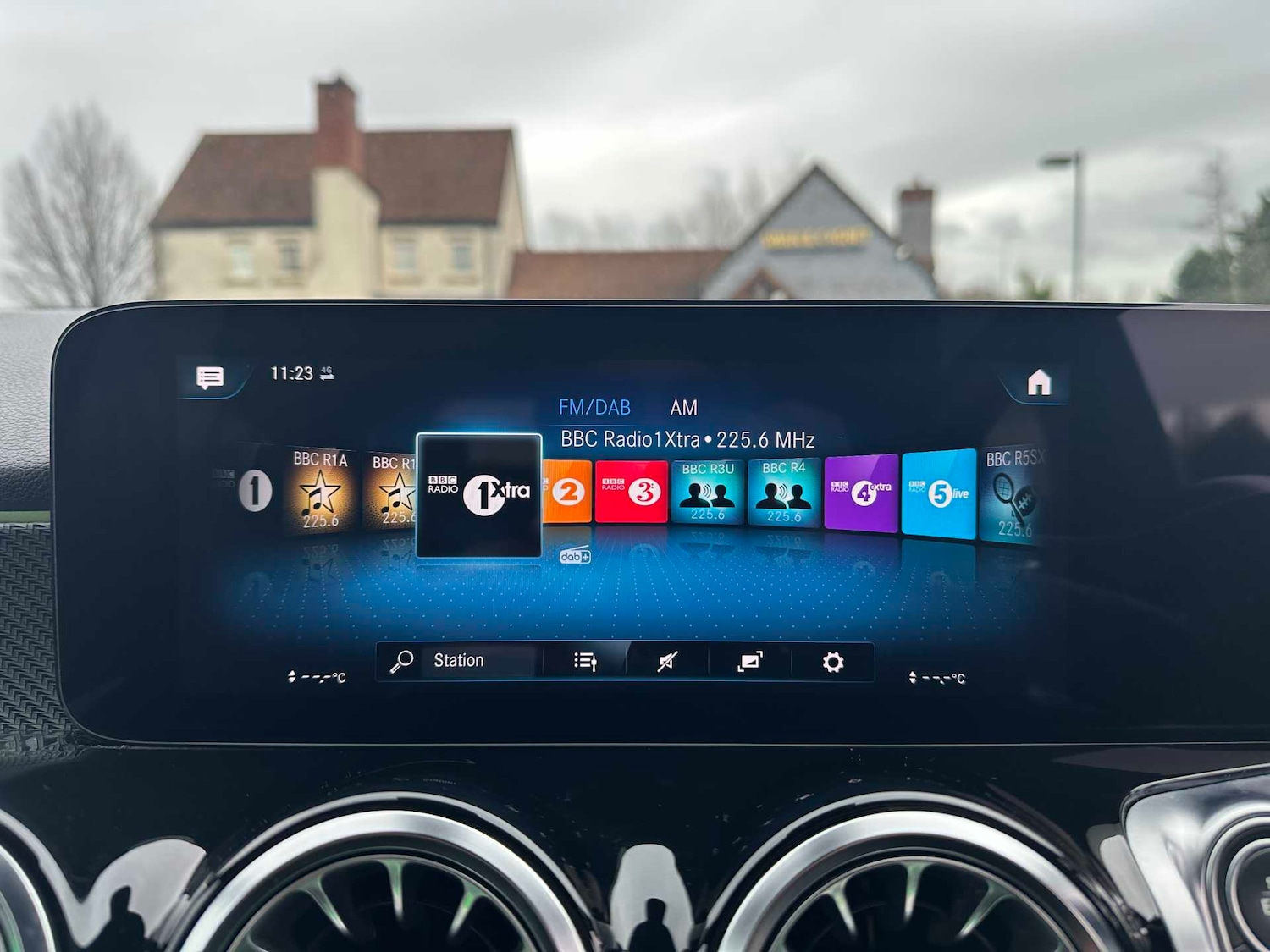 Used Mercedes-Benz GLB 2022 for sale - 76967821: Photo 35