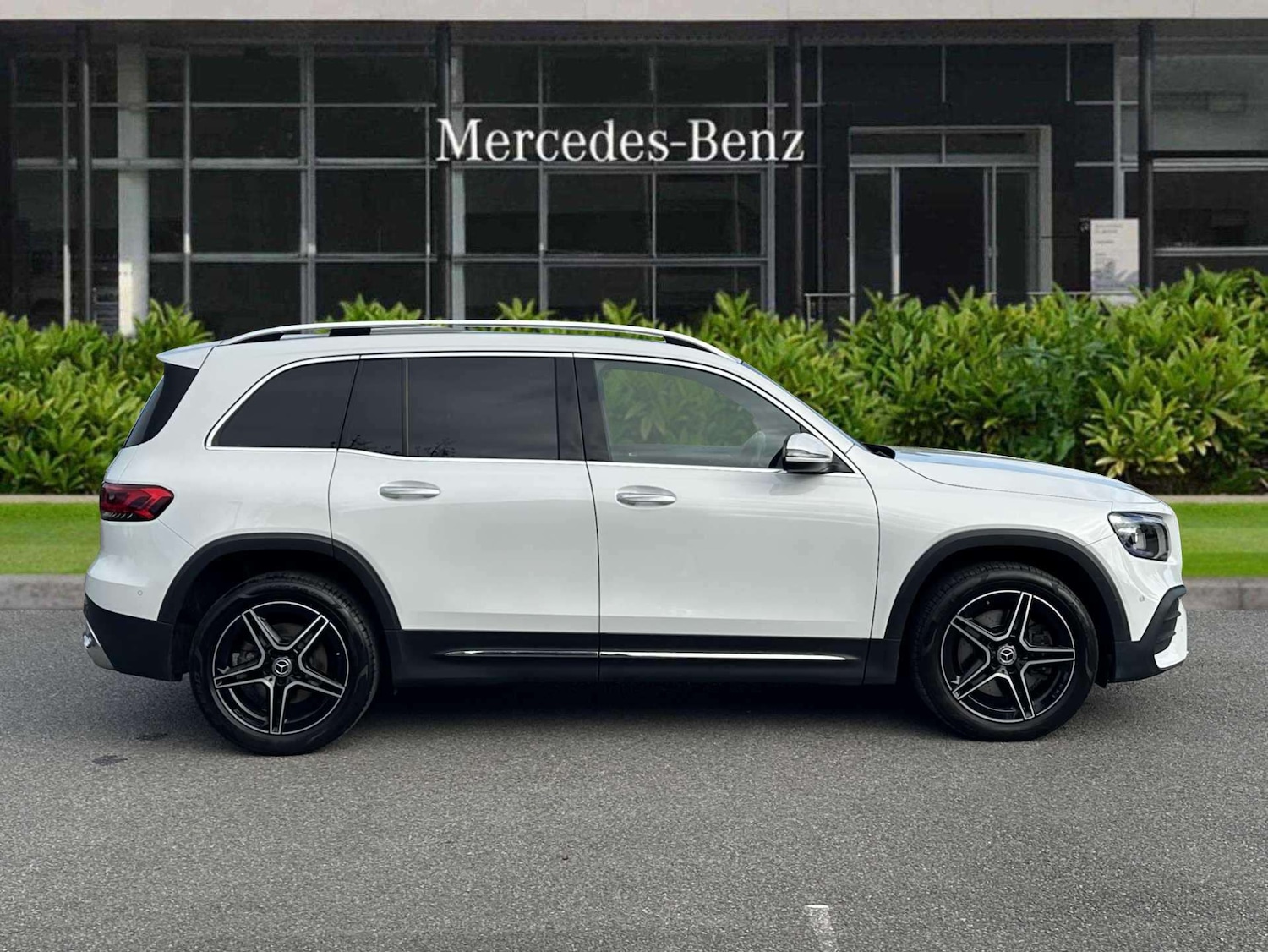 Used Mercedes-Benz GLB 2023 for sale - 77032122: Photo 4