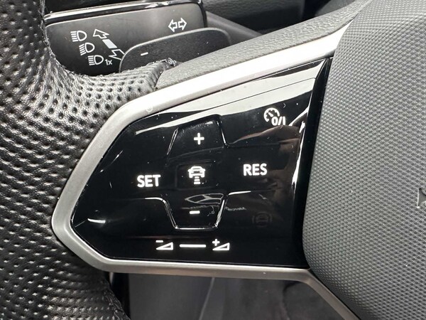 Used Volkswagen T-Roc 2023 for sale - 76004530: Photo 27