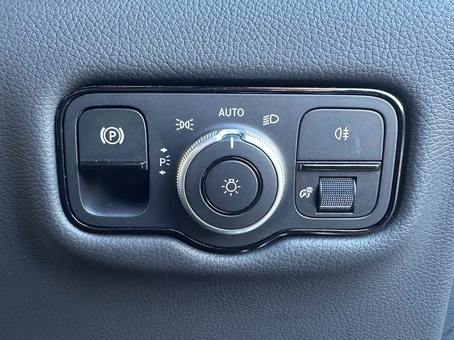 Used Mercedes-Benz V-Class 2025 for sale - 77972812: Photo 27