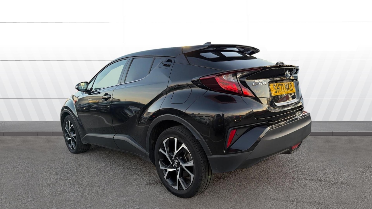 Used Toyota C-HR 2021 for sale - 77643618: Photo 2