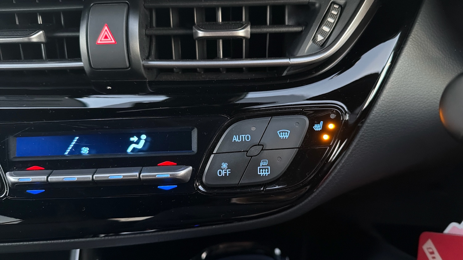 Used Toyota C-HR 2021 for sale - 77643618: Photo 28