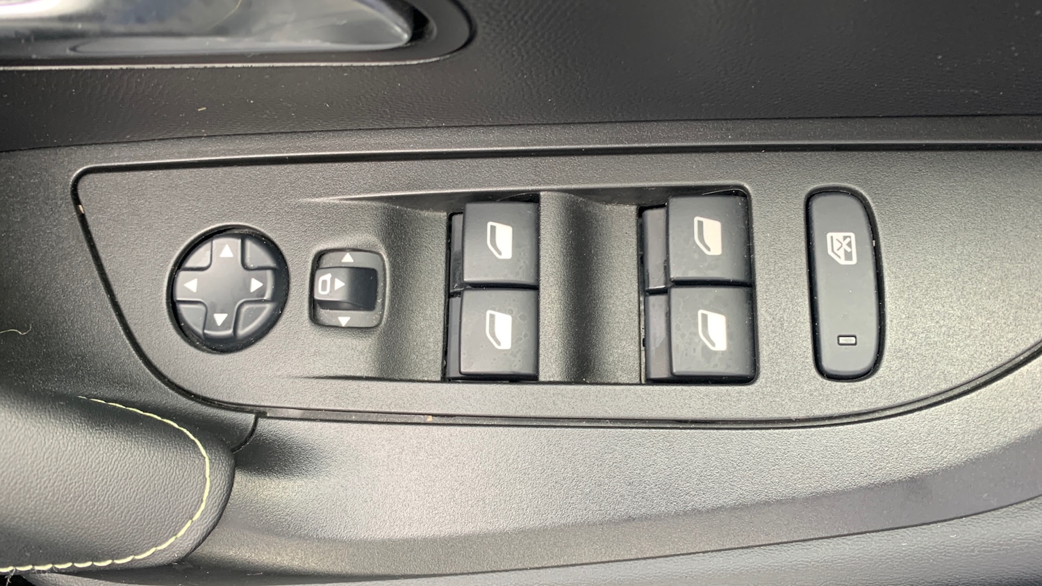 Used Peugeot 2008 2020 for sale - 76627874: Photo 14