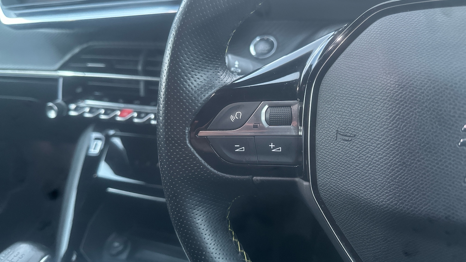 Used Peugeot 2008 2020 for sale - 76627874: Photo 27