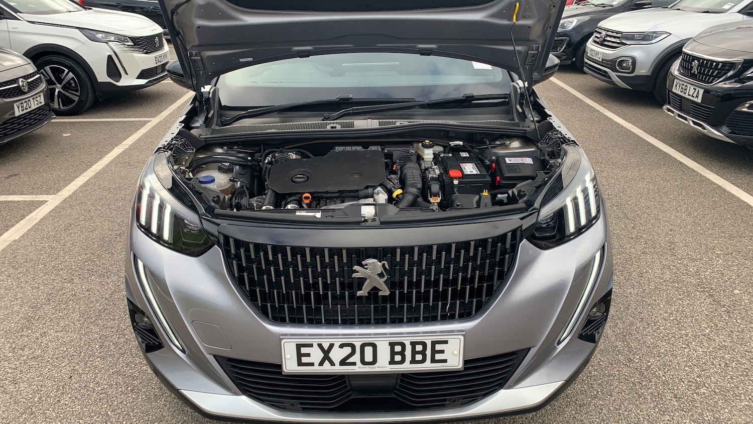 Used Peugeot 2008 2020 for sale - 76627874: Photo 8