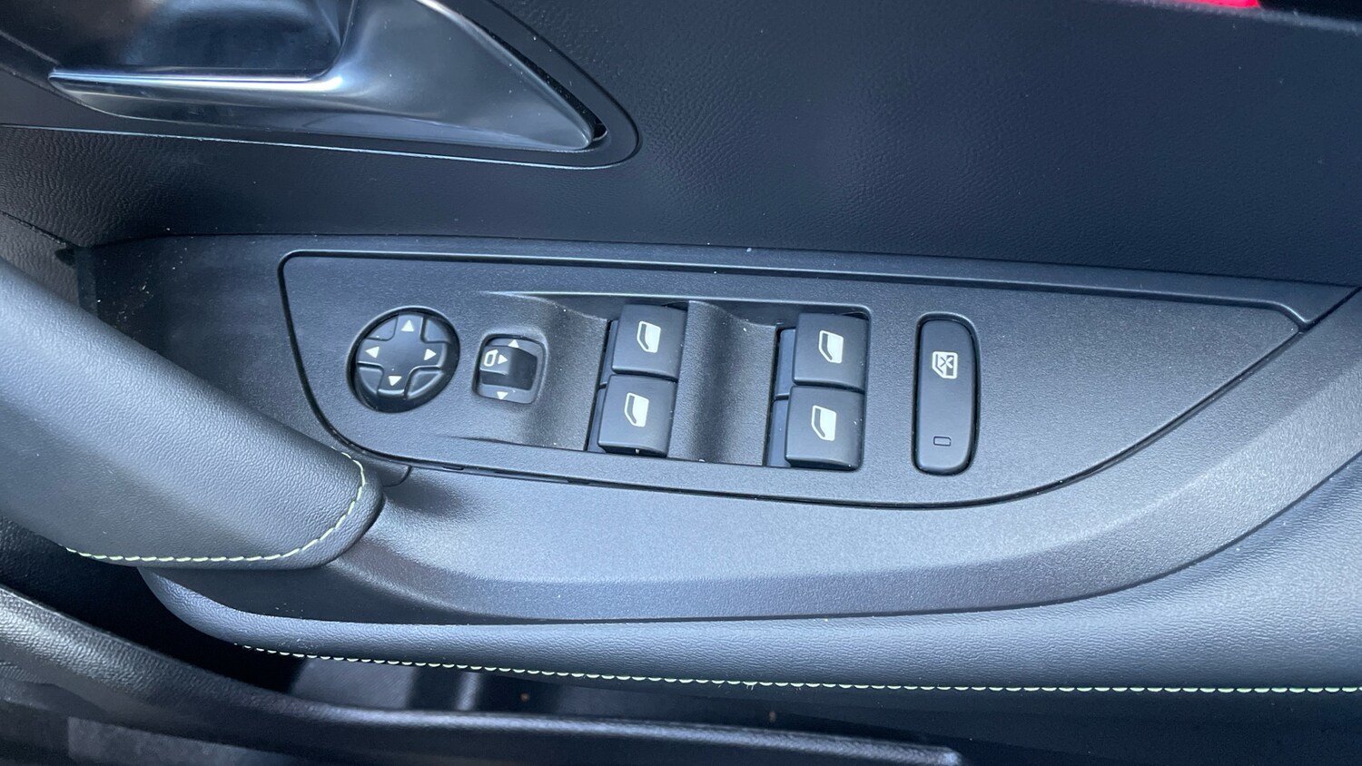 Used Peugeot 2008 2023 for sale - 76655757: Photo 29