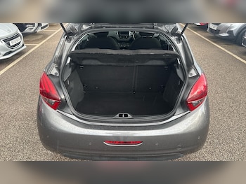 Used Peugeot 208 2018 for sale - 78182719: Photo