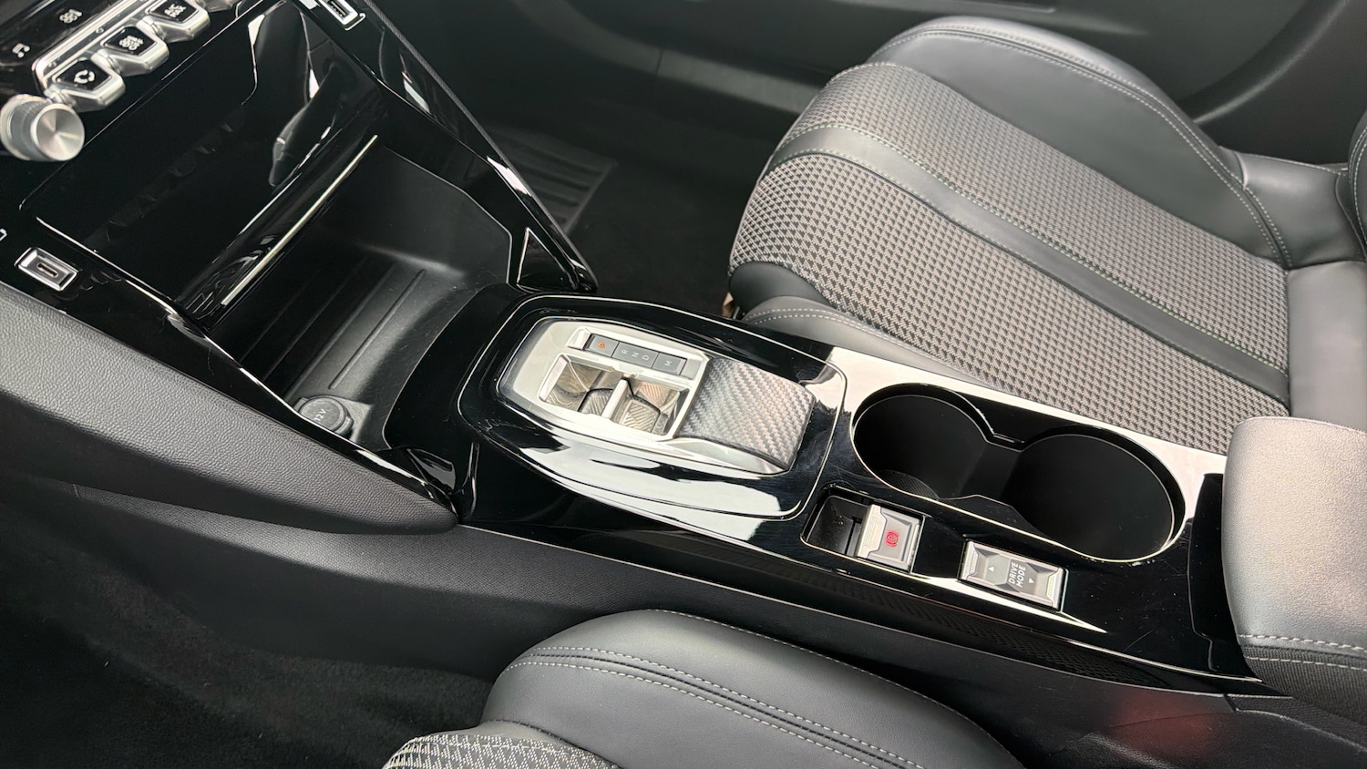 Used Peugeot 2008 2023 for sale - 78000835: Photo 13