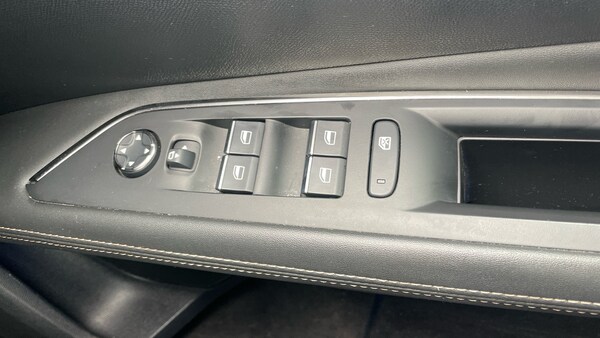 Used Peugeot 3008 2021 for sale - 76244009: Photo 24