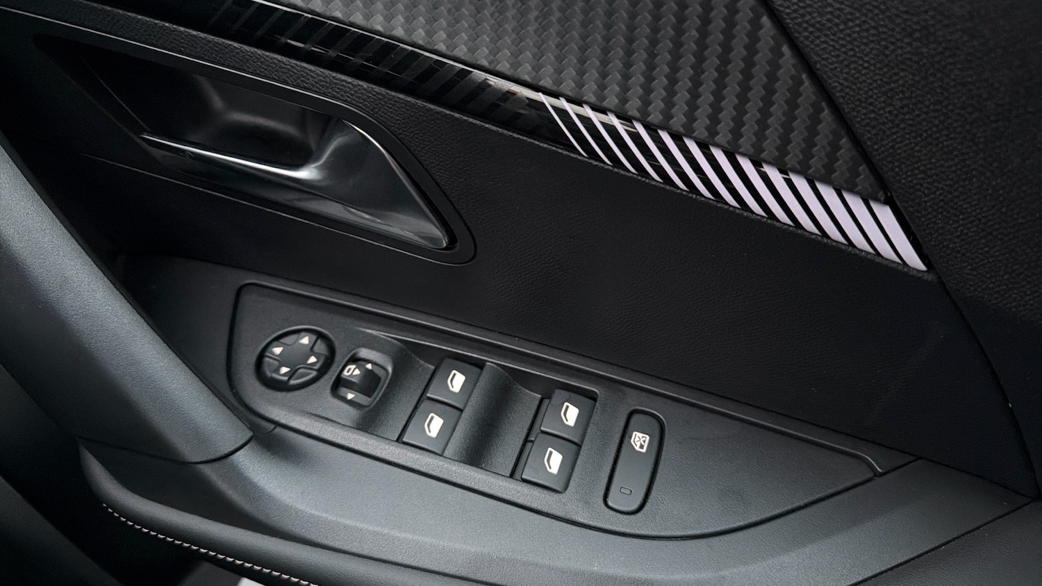 Used Peugeot 2008 2025 for sale - 76722739: Photo 27