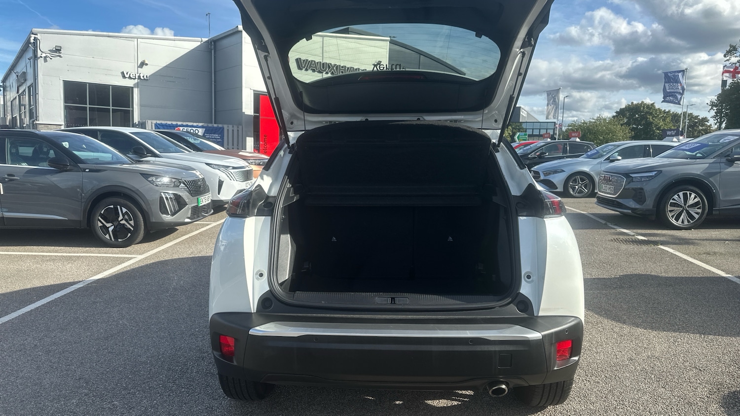 Used Peugeot 2008 2021 for sale - 75937992: Photo 4