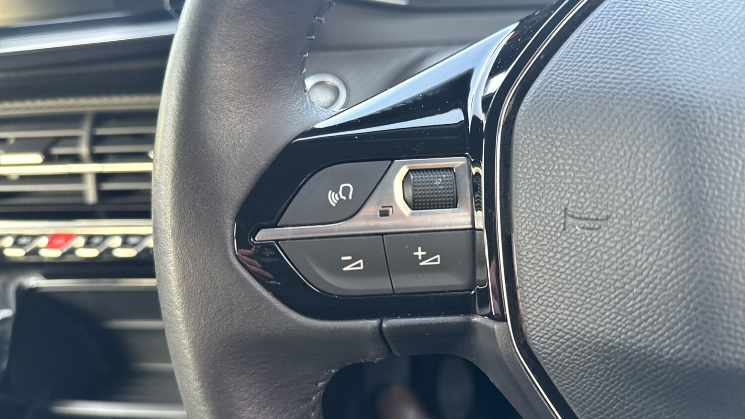 Used Peugeot 2008 2021 for sale - 76578089: Photo 21