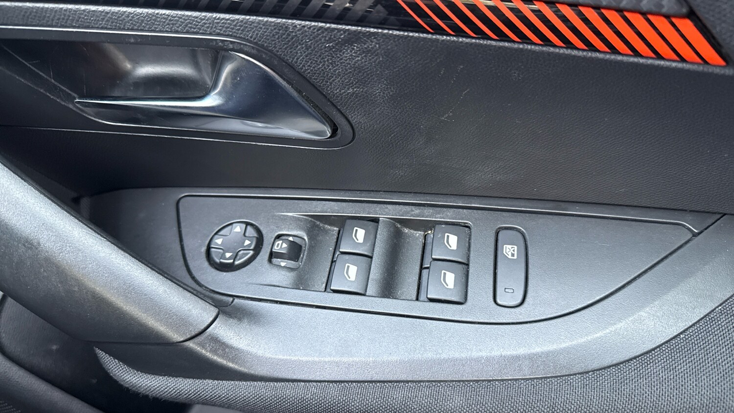 Used Peugeot 2008 2021 for sale - 76578089: Photo 24