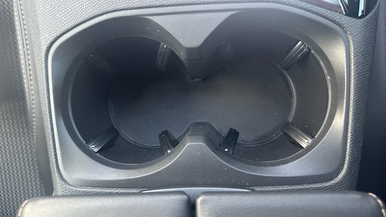 Used Peugeot 3008 2023 for sale - 76640832: Photo 32