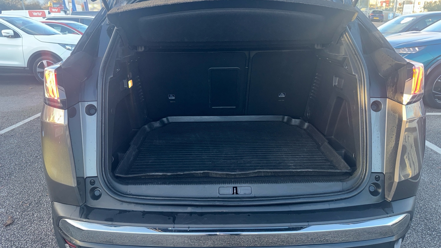 Used Peugeot 3008 2023 for sale - 76640832: Photo 4