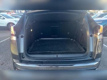 Used Peugeot 3008 2023 for sale - 76640832: Photo