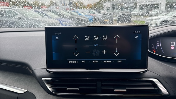 Used Peugeot 3008 2023 for sale - 76311329: Photo 12