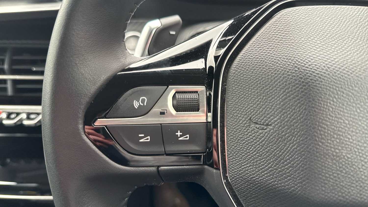 Used Peugeot 208 2022 for sale - 75975149: Photo 21