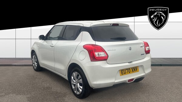 Used Suzuki Swift 2020 for sale - 76198078: Photo 2