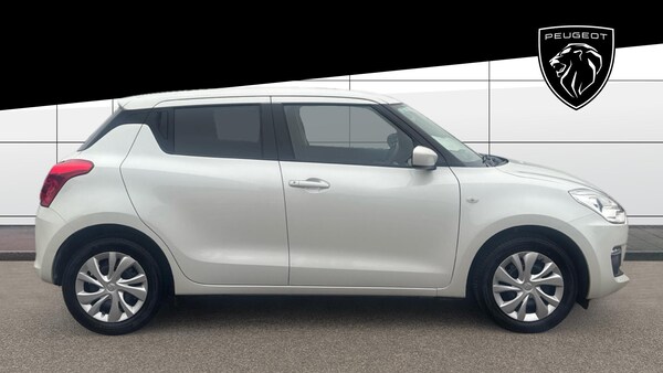 Used Suzuki Swift 2020 for sale - 76198078: Photo 5