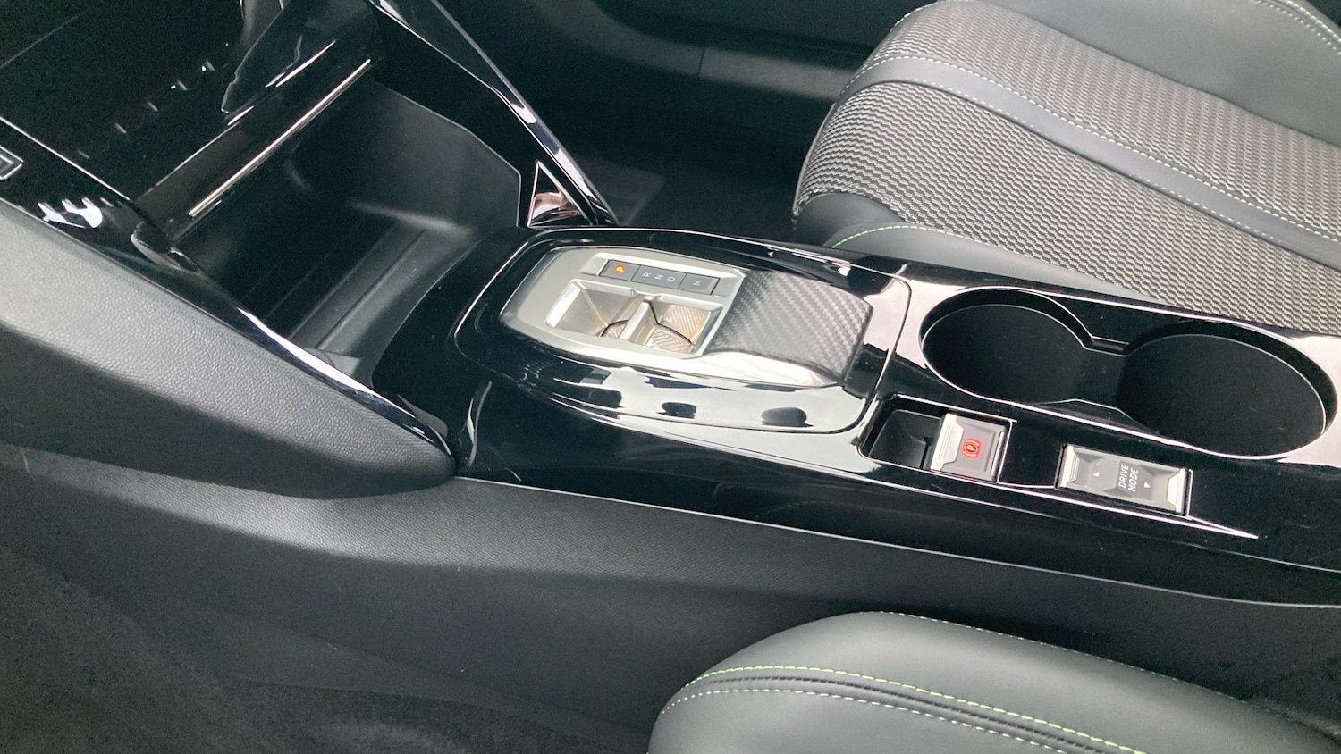 Used Peugeot 2008 2024 for sale - 76637627: Photo 13