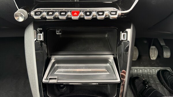 Used Peugeot 208 2022 for sale - 76244010: Photo 29