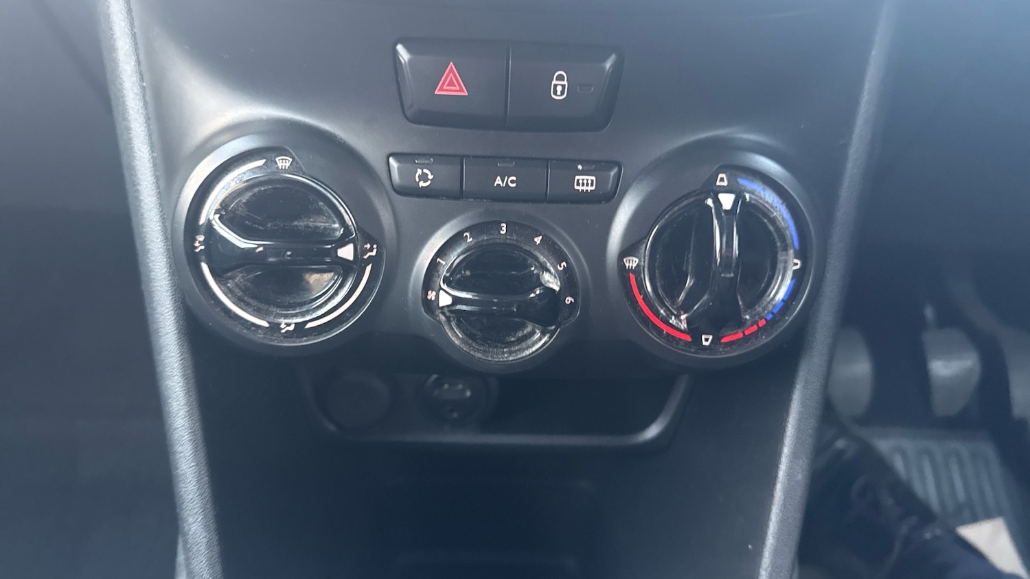 Used Peugeot 208 2017 for sale - 76706271: Photo 28