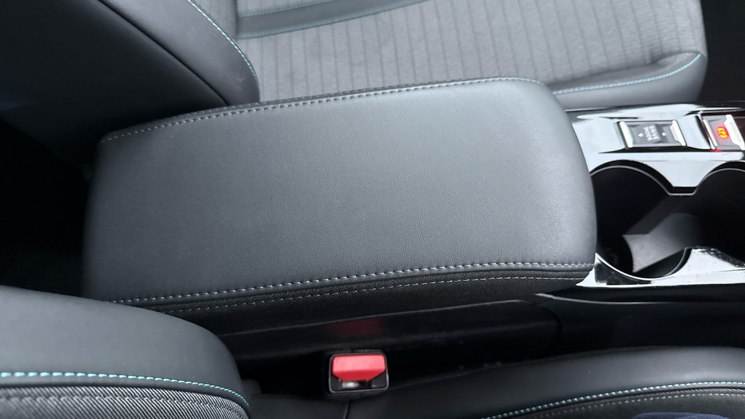 Used Peugeot 2008 2021 for sale - 76302121: Photo 28