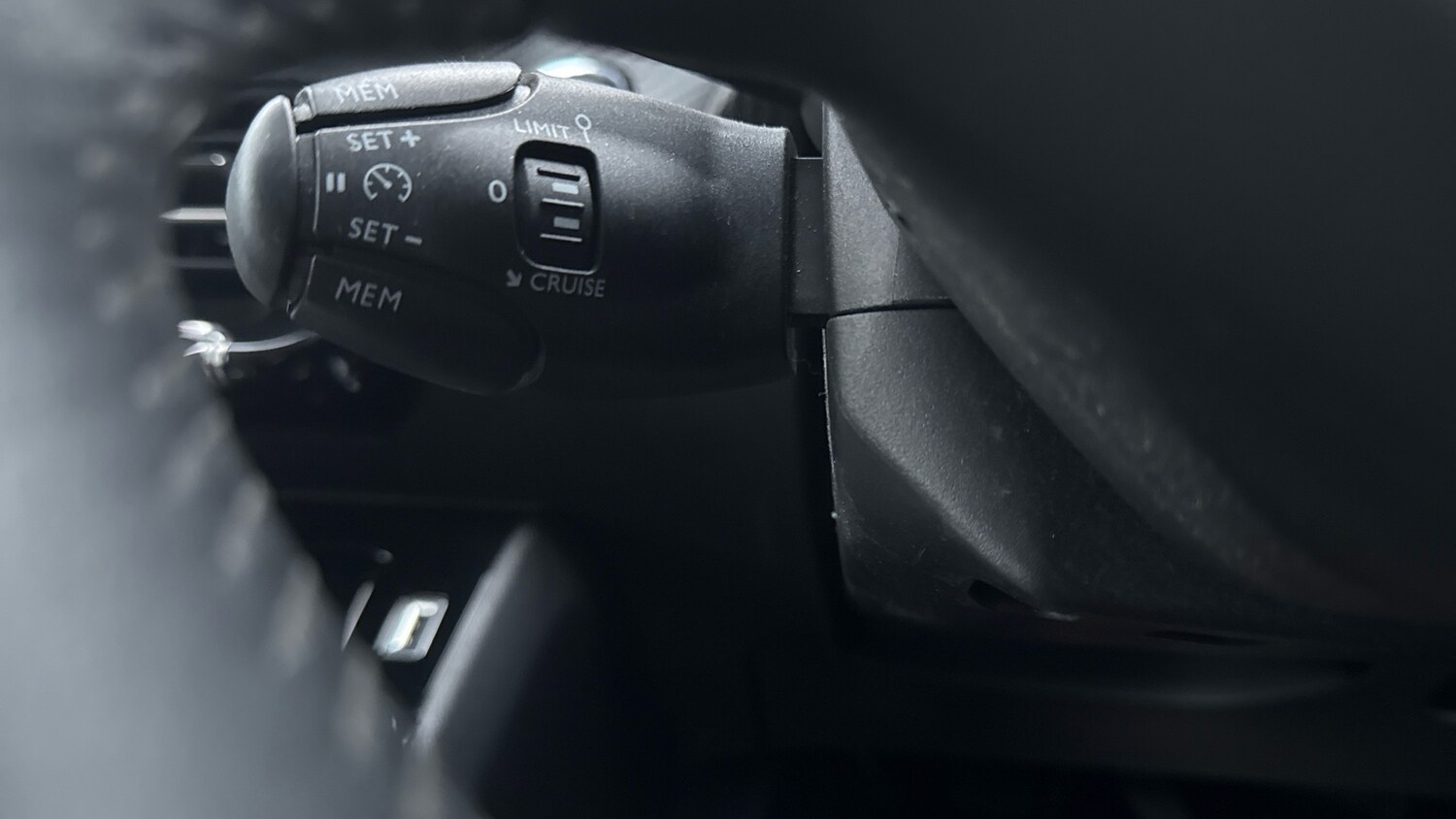 Used Peugeot 2008 2021 for sale - 76302121: Photo 37