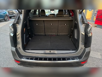 Used Peugeot 5008 2023 for sale - 76945323: Photo