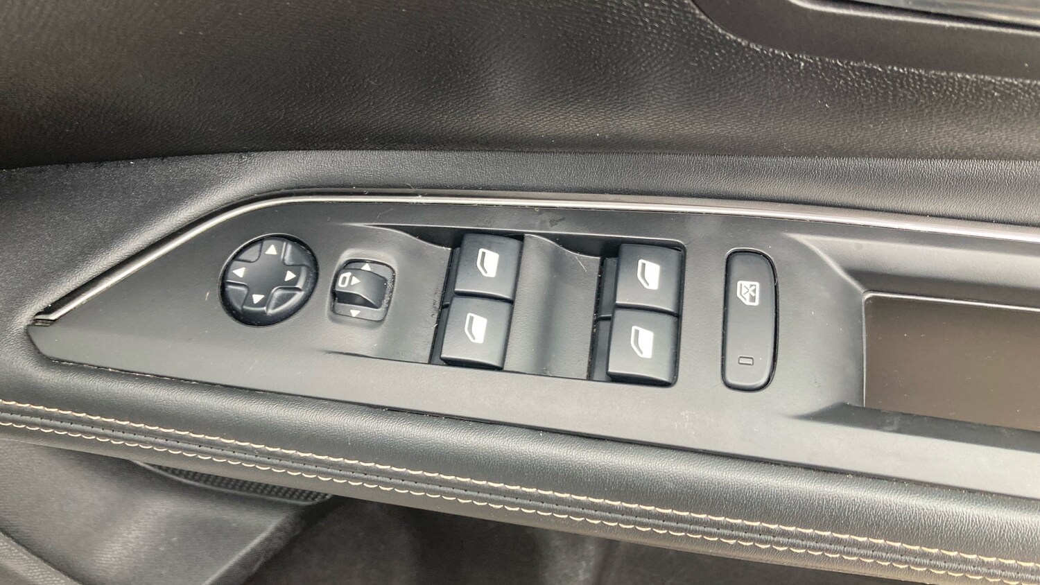 Used Peugeot 5008 2020 for sale - 77532608: Photo 29