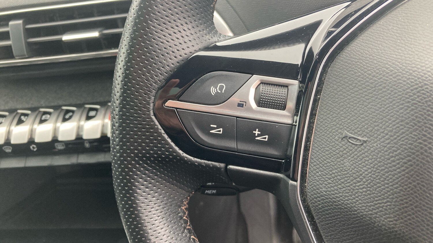 Used Peugeot 5008 2020 for sale - 77532608: Photo 33