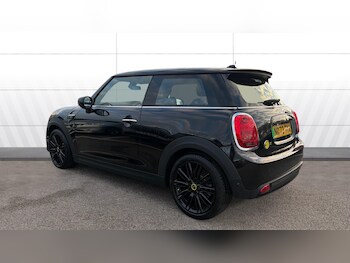 Used MINI Hatch 2023 for sale - 77431611: Photo