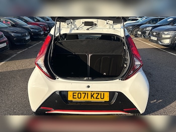 Used Toyota AYGO 2021 for sale - 76738675: Photo