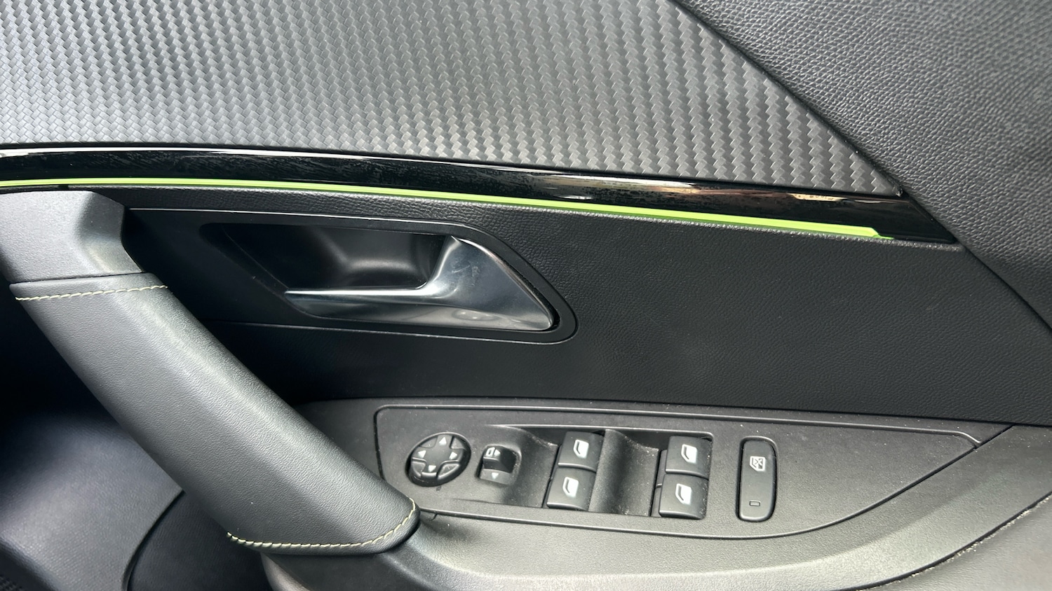 Used Peugeot 2008 2022 for sale - 77405601: Photo 27