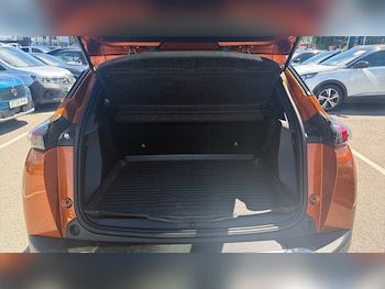 Used Peugeot 2008 2023 for sale - 78928886: Photo