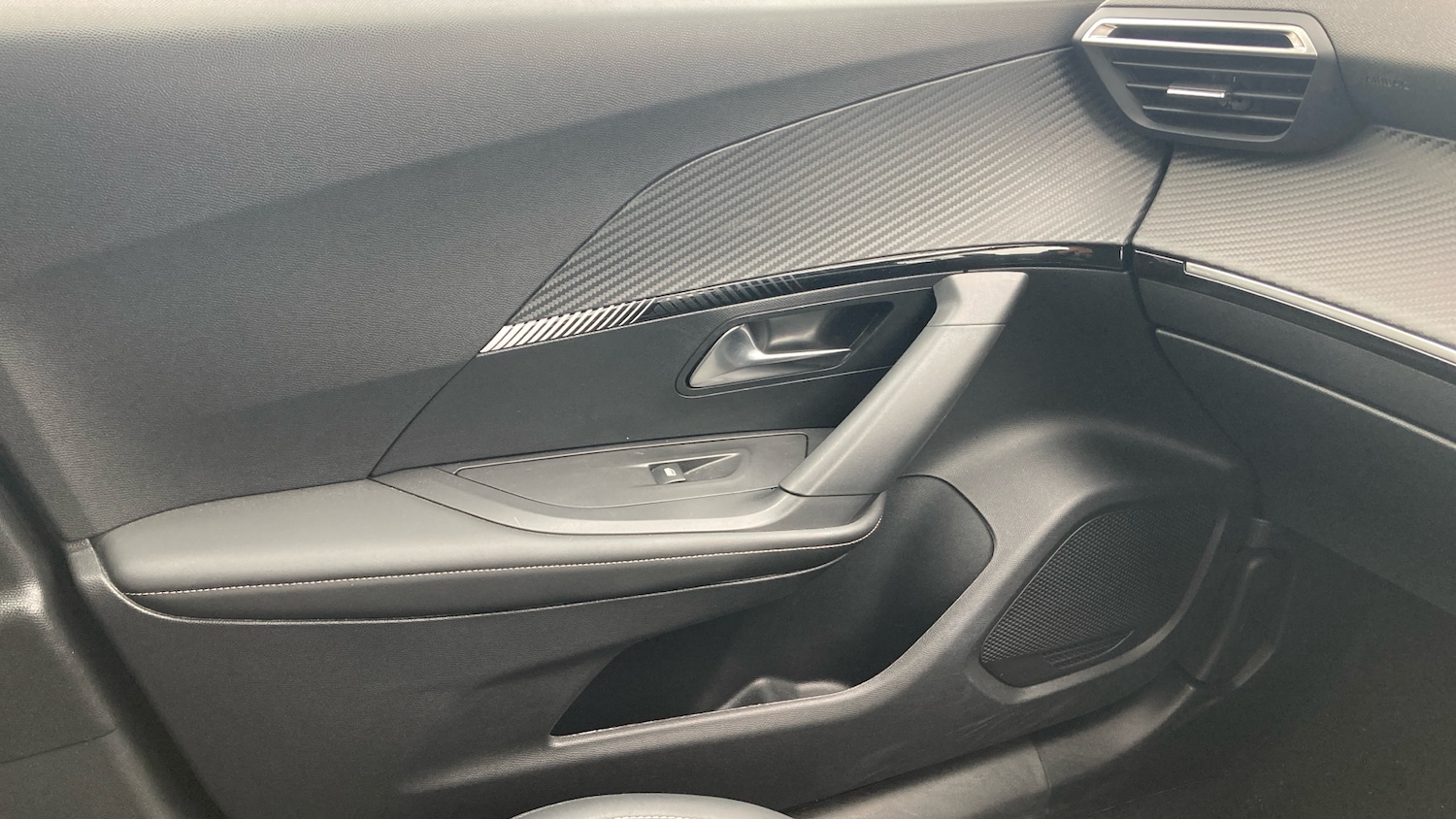 Used Peugeot 2008 2024 for sale - 78182721: Photo 27