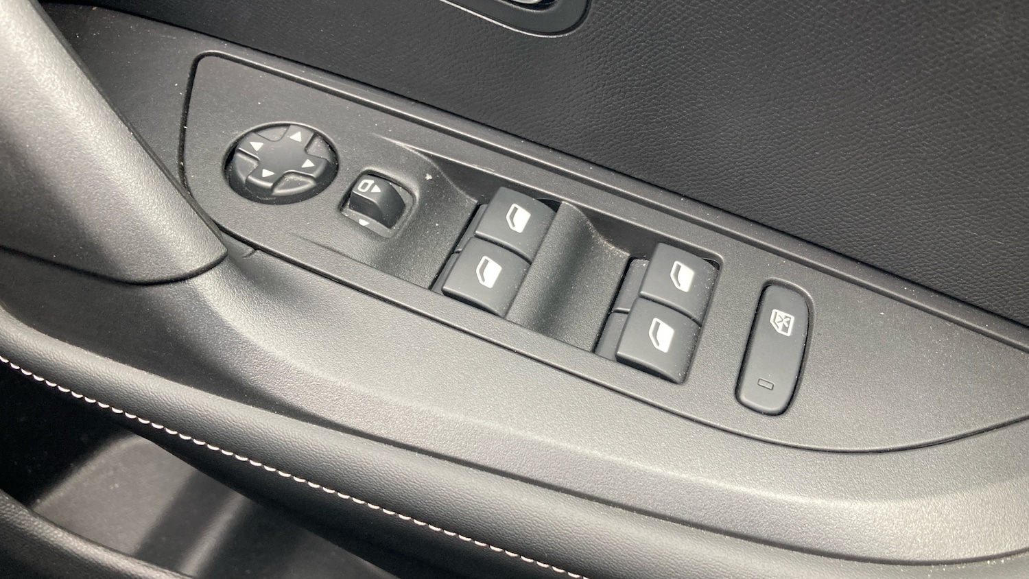 Used Peugeot 2008 2024 for sale - 78182721: Photo 30