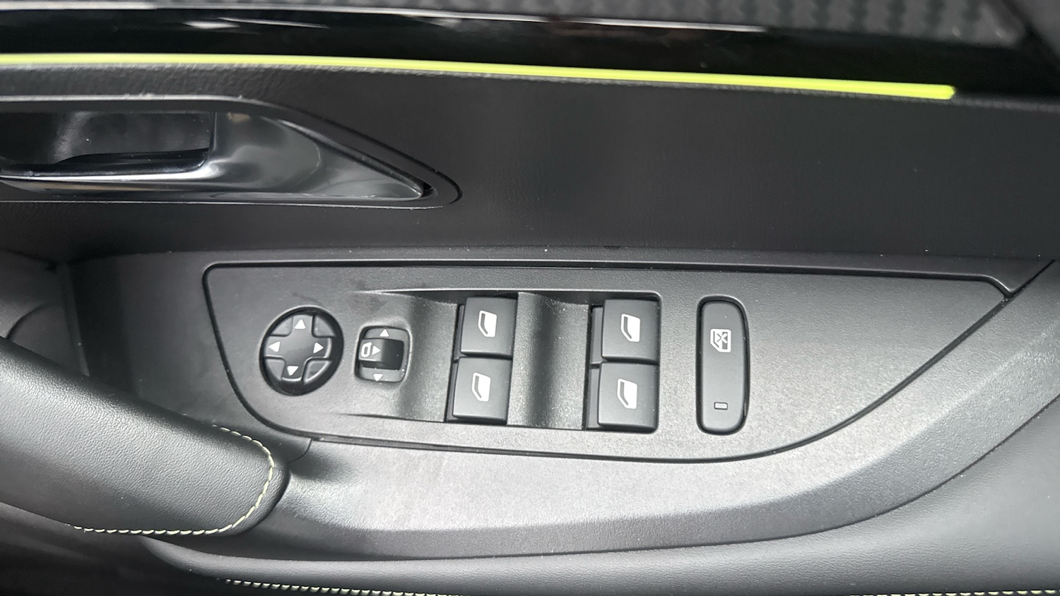 Used Peugeot 2008 2024 for sale - 76275899: Photo 31
