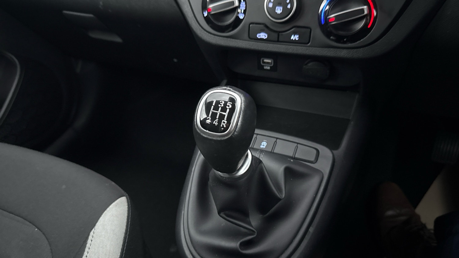 Used Hyundai i10 2022 for sale - 76340961: Photo 13